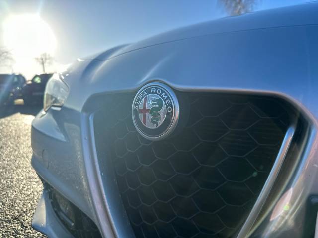 2017 Alfa Romeo Giulia 2.0 TB 280 Veloce 4dr Auto