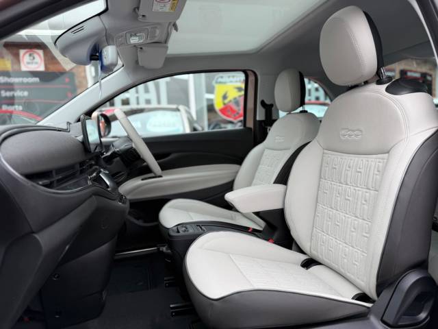 2025 Fiat 500e 42kWh La Prima Auto 3dr
