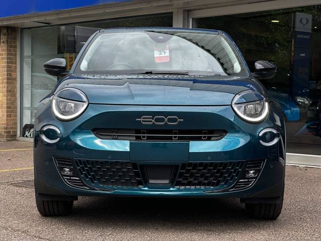 Fiat 600E 54kWh La Prima Auto 5dr