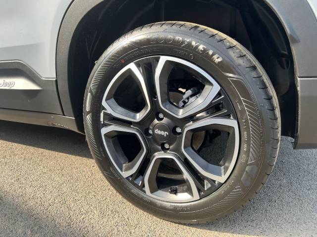 Jeep Avenger 54kWh e-Summit Auto 5dr