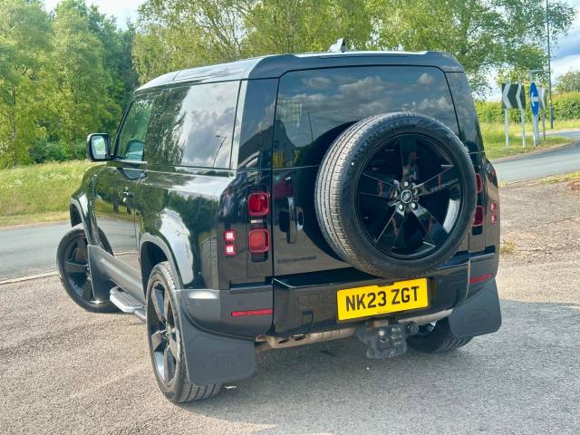 2023 Land Rover Defender 90 3.0 D250 Hard Top SE Auto