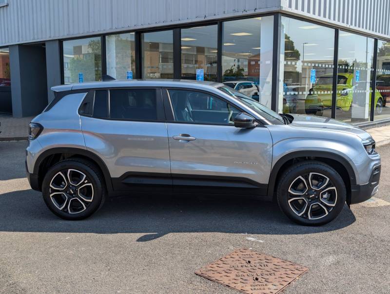 JEEP AVENGER 2024 (73)