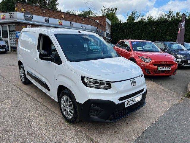 FIAT DOBLO 2024 (74)