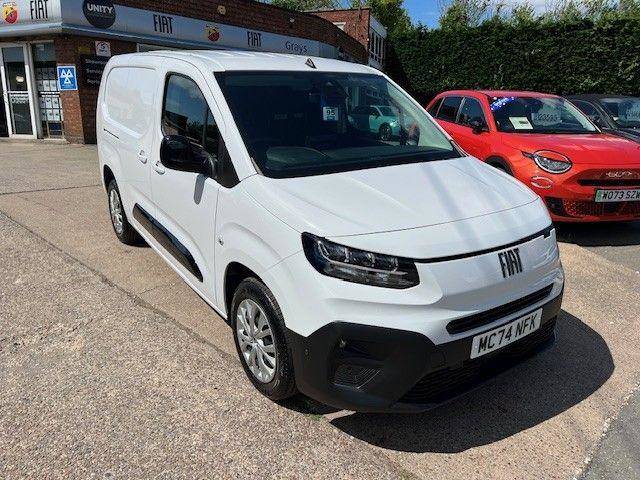 FIAT DOBLO 2024 (74)