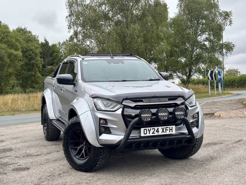 ISUZU D-MAX 2024 (24)