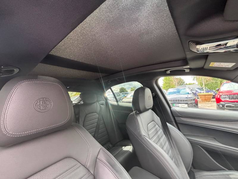 ALFA ROMEO STELVIO 2024 (24)