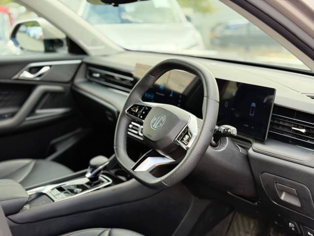 2025 MG MG HS 1.5 T-GDI 24.7kWh Trophy Auto Euro 6 (s/s) 5dr
