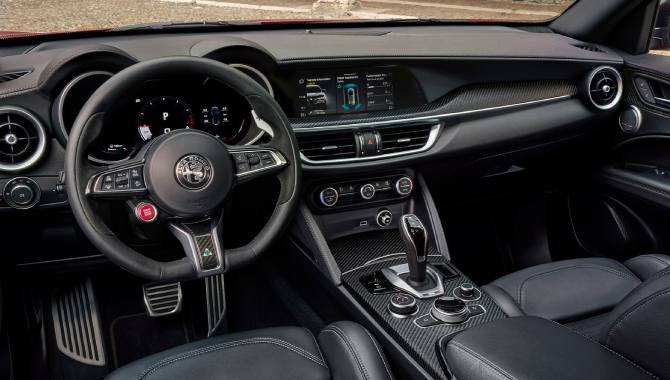 Alfa Romeo Stelvio Quadrifoglio -
